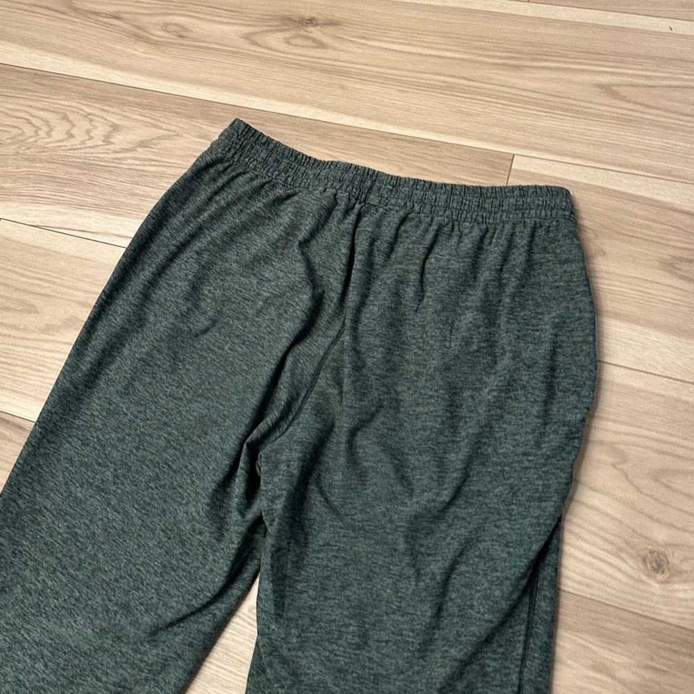 LIKE NEW Outdoor Voices Men’s CloudKnit Slim Sweatpants - Picture 6 of 6